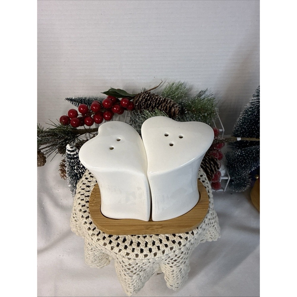 Curved Heart Shaped Salt And Pepper Shakers With Shaped Bamboo Tray. 4.25"